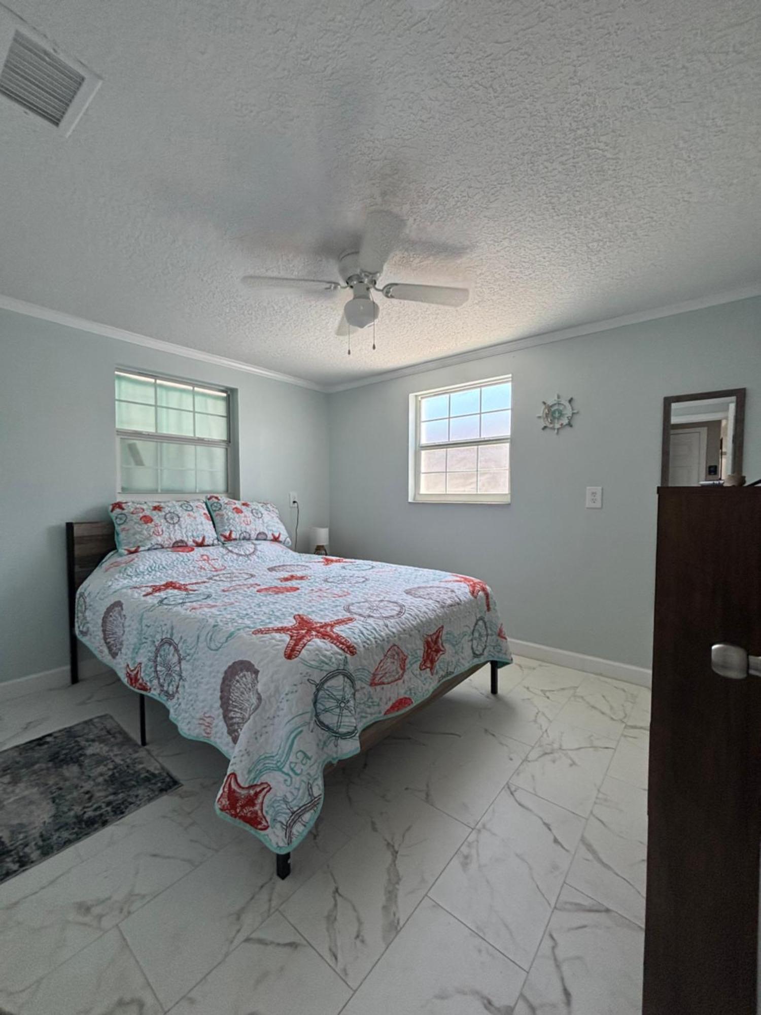 Gorgeous Seaside Seashell Cottage! Hudson Kültér fotó